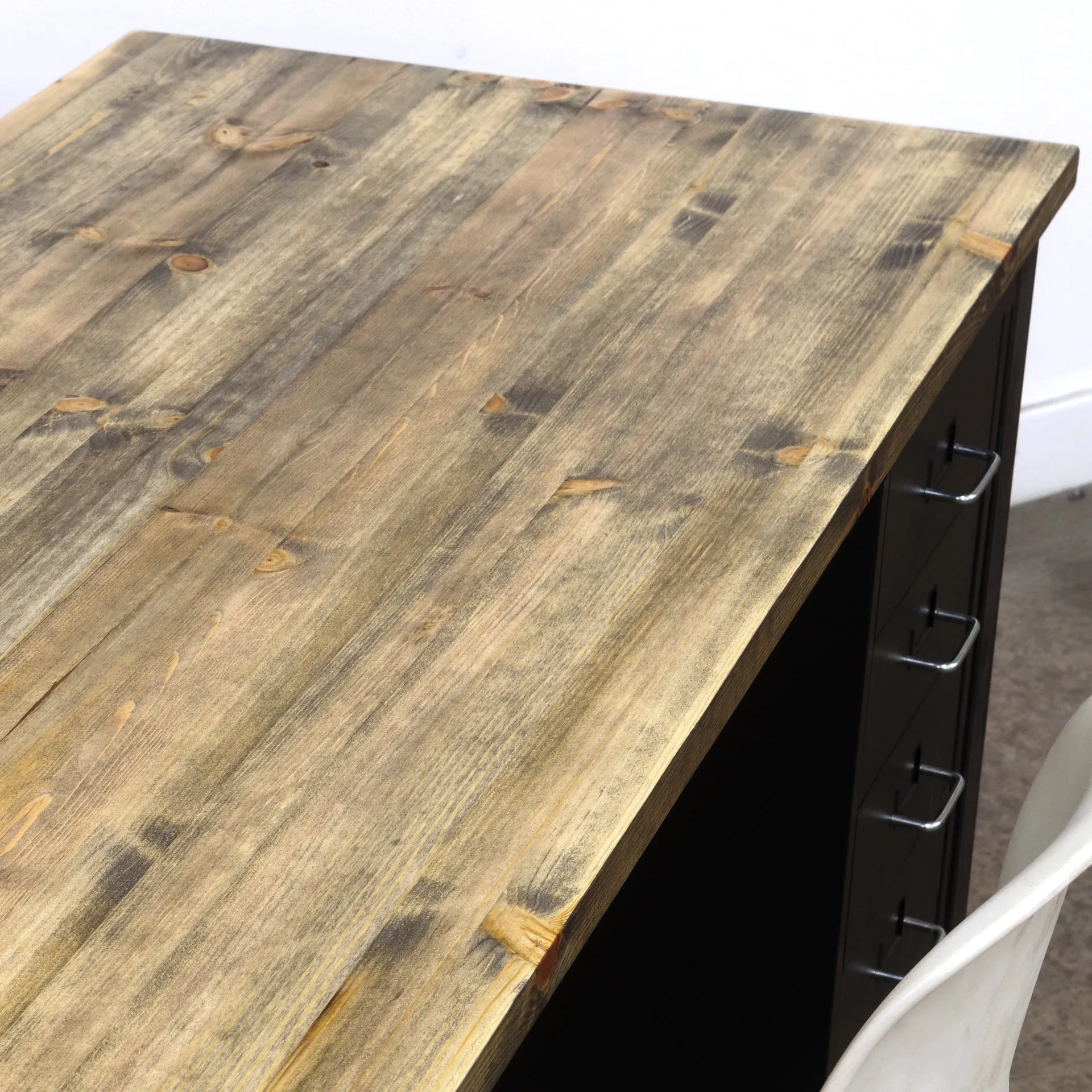 Desk Nº 0 - Gunmetal / Pine