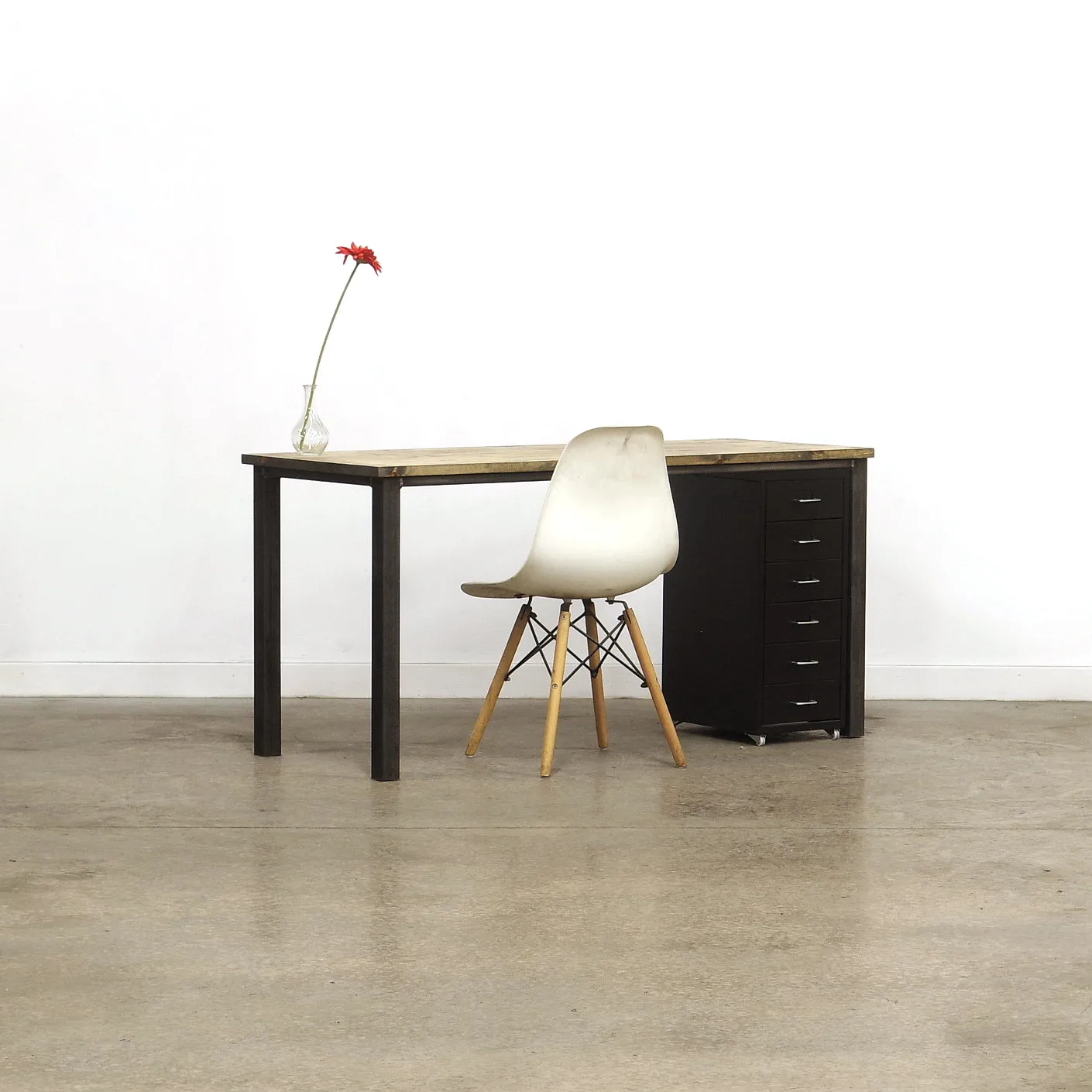 Desk Nº 0 - Gunmetal / Pine